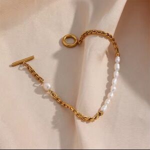 Vintage Pearl Gold bracelet Tarnish FREE 
Stainless Steel